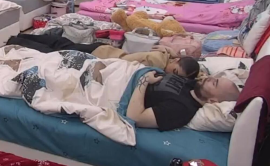 ANĐELA ĐURIČIĆ ZGROZILA JAVNOST: Nakon Zvezdanovih stopala koje je danima ljubila i mirisala, otkrila da ima još jedan fetiš