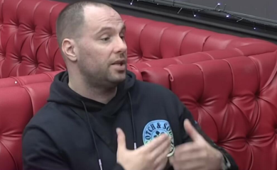 DOK NIJE BILO ANĐELE: Pogledajte kako je Zvezdan Slavnić na silu hito poljubiti Anu Spasojević