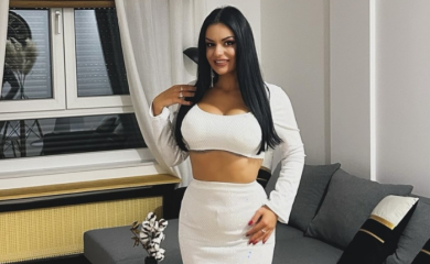 Pjevačica rođena u Aziji, pa ostavljena na ulici: Usvojila je porodica iz Subotice kada je imala samo 6 mjeseci