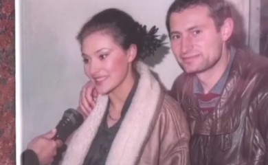 Zoran na spomeniku stavio sliku sa Cecom, isklesana i poruka: "Pjevala mi je - Ja sam cvetak, čudan cvetak"