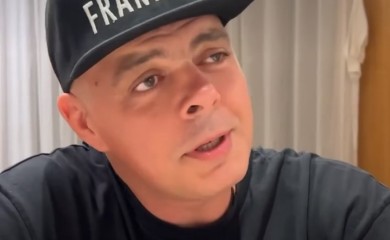 Đus o Desingerici bez dlake na jeziku: „Zanimljiv tip, dobro koristi situaciju“