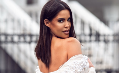 DIJANA DILAJN SE IPAK VRAĆA U SRBIJU Preko noći se odselila, a sada se oglasila iz aviona