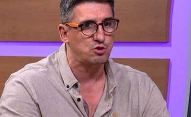 Kristijan s bokserkom iz Novog Sada na koncertu Dragane: Ruža i poljubac!