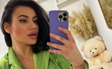 STOMAK DO ZUBA I ULTRA KRATKA HALJINA: Kristina Spalević istakla atribute u drugom stanju, mreže se USIJALE!