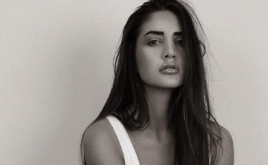 OTKRIVENO GDJE SU POBJEGLI ANĐELINI RODITELJI POSLIJE NJENE AKCIJE SA ZVEZDANOM! Napustili zemlju, pa i komšije odlučile da progovore