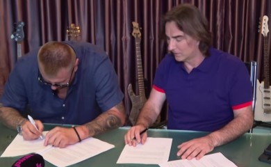 JANJUŠ POTPISAO UGOVOR ZA ELITU 9 "Između Aleks i Maje"