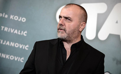 NIKOLA KOJO POKAZAO 12 GODINA MLAĐU ŽENU: Svi je znamo kao FATALNU PLAVUŠU iz čuvenog spota (FOTO)