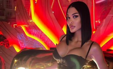 ISPLIVALA ŠOK FOTKA MAJE MARINKOVIĆ IZ BUJANOVCA! Pozirala u halterima za šankom