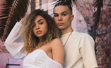 BRESKVICA I VOJAŽ PRVI PUT OČI U OČI NAKON RASKIDA: Reper proviruje iz mase dok je pjevačica davala izjavu