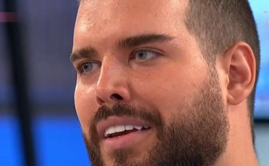 NJEGA NIKADA NE POMINJE! Adaktara pitali GDJE MU JE OTAC, odgovor će vas iznenaditi