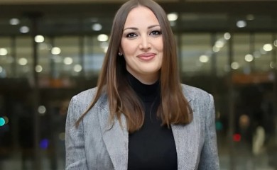 Aleksandra Prijović optužena da je „pretjerala s luksuzom“ – 700 eura za sto na koncertu!