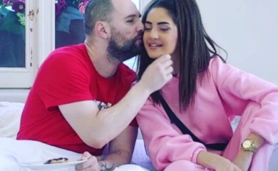 ISPALE JOJ GOLE GRUDI U LAJVU: Novi ŠOK SNIMAK Anđele Đuričić! Izmorili se VRELOM AKCIJOM, pa se KOMIRALI!