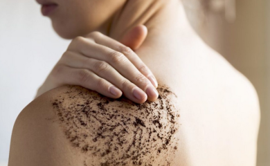 Trebaju vam svega tri sastojka: Napravite sami piling za sjajnu kožu bez celulita