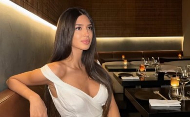 Sudbonosno „da“ bez ćerke: Đina Džinović stigla tek na kraj maminog vjenčanja