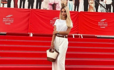 ALEKSANDRA NIKOLIĆ PONOSNO POZIRALA NA CRVENOM TEPIHU! Romantični trenutci s vjerenikom na putovanju iz snova