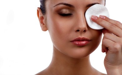 Napravite sami mlijeko za skidanje šminke