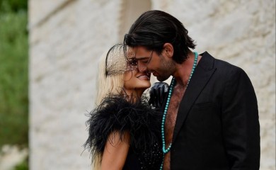 "Ljubili su se i mazili" Maja Šuput UHVAĆENA NA JAHTI sa 17 godina mlađim Šimom Elezom iz "Gospodina Savršenog"