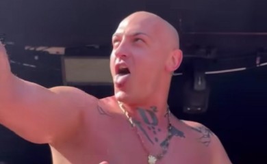 PALAČINKE IM STAVIO NA GLAVU I POJEO Nakon sirnice, Desigerica na nastupu spremao i ovo jelo