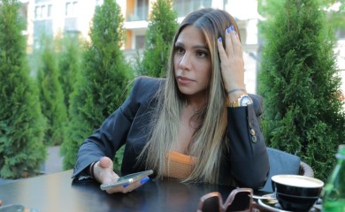 TAJNO SE UDALA SANDRA AFRIKA?! Objavila fotku u RASKOŠNOJ venčanici, a jedna rečenica sve je zbunila