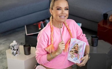 Maja Šuput je žena s nevjerojatno puno talenata, ali katastrofalnog ukusa za odijevanje, a ovo na njoj su najružnije platformače koje sam vidio