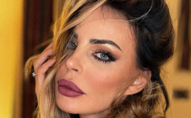 DOBRA SAM U KREVETU: Isplivale Ninine provokativne slike u vreloj pozi, na njoj samo čipka