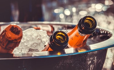 Trik uz kojeg ćete vino ohladiti za tri minute