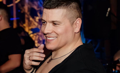 Ovo je jako primitivno, ali je morala da pokaže: Jelena dobila Cartier sat od Slobe što mu je rodila sina!