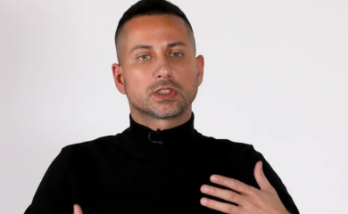 Mala kazna za bahato ponašanje: MARKO ÐEDOVIĆ UDARIO CIMERKU IZ RIJALITIJA! (Video)