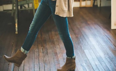 Šta nikako ne smijete da radite? Šest grešaka zbog kojih farmerke brzo gube boju i cijepaju se