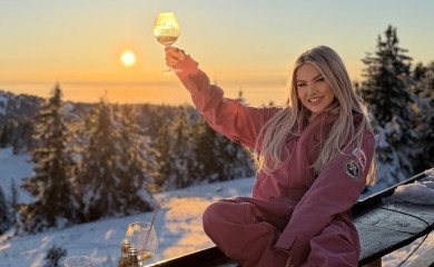 Provokativna objava sa bazena: Sanja pokazala da ljubav ponovo cvjeta