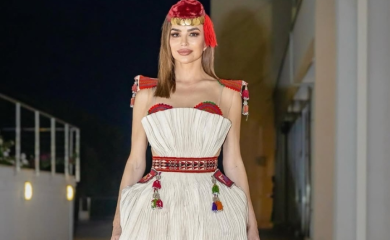 Severina crnogorskom zastavom pokrila zadnjicu: Đetići traže da joj se zabrani ulaz