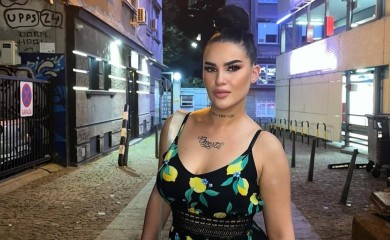 Ulazi u rijaliti da zaradi za silikone: Nova učesnica "Elite" pretukla dečka jer je vrijeđao pred društvom