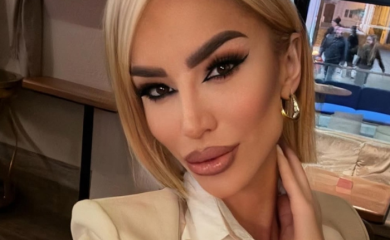 Aleksandra Nikolić je prva učesnica "Elite 9" - Uživo u programu potpisala ugovor sa Željkom Mitrovićem