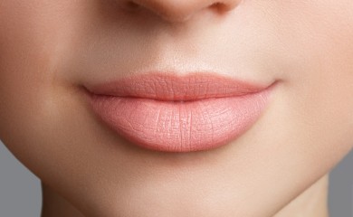 Osam navika koje doprinose pojavi bora oko usana