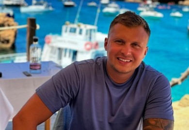 "NE ČUJEM SE SA OCEM OSMANOM" Stefan Karić o lošem odnosu sa Osmanom Karićem