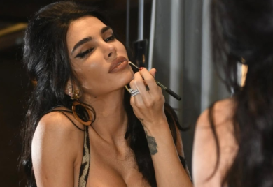 Žena našeg slavnog fudbalera žari i pali na Instagramu: PRALA JE ŠOFERKE NA PUMPI, DANAS JE JEDNA OD NAJATRAKTIVNIJIH ŽENA