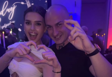 Ovaj kadar je sve iznenadio! Kćerka Zdravka Čolića pozirala sa Desingericom