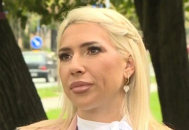 "UREKLA SAM IH" Voditeljka Jovana Jeremić SASULA cijelu istinu o političaru: "Tukao se sa ženom!"