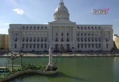 OVA BIVŠA ZADRUGARKA SE VEČERAS VRAĆA NA IMANJE! Pjevačica spremna da napravi potpuni LOM, a sa njom stiže i još neko dobro poznat ukućanima!