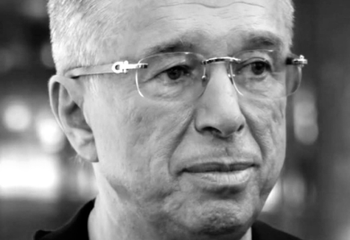 Vječna kuća ostala bez njegovog imena: SKINUTA SLOVA SA SPOMENIKA SAŠE POPOVIĆA!