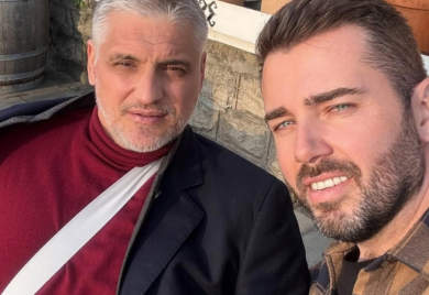 Čedomir Jovanović se iselio iz vile u Zemunu: Snimak sa prijateljem u kojem se drže za ruke izazvao buru