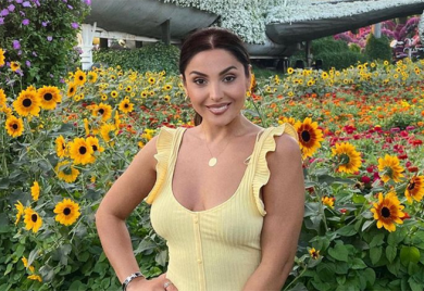 VRELI DANI U DUBAIJU: Nadica Ademov istakla atribute na plaži