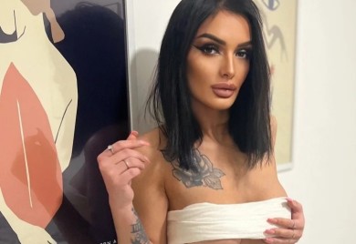 PRODAJE INTIMNE FOTKE MJESEC DANA NAKON POROĐAJA Viki Mitrović otvorila profil na sajtu za odrasle