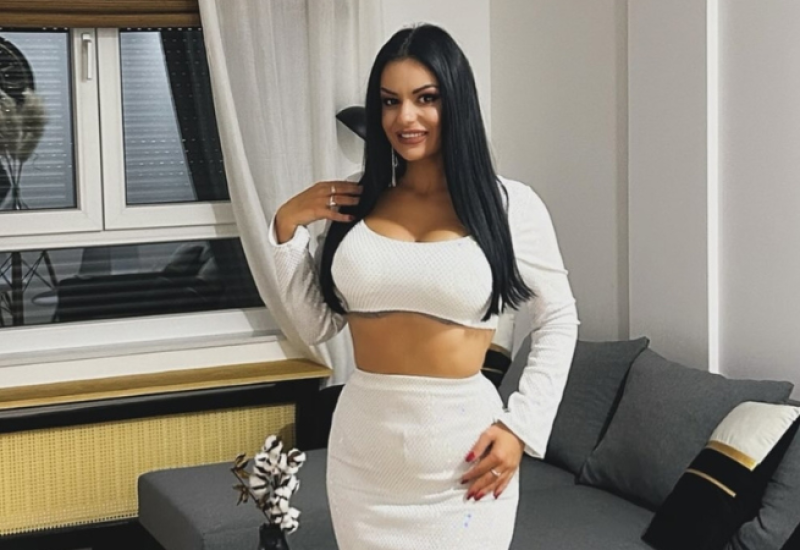 Pjevačica rođena u Aziji, pa ostavljena na ulici: Usvojila je porodica iz Subotice kada je imala samo 6 mjeseci