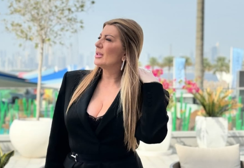 Viki održala nastup 4 dana nakon što je sahranila brata: Izašla na binu u crnini