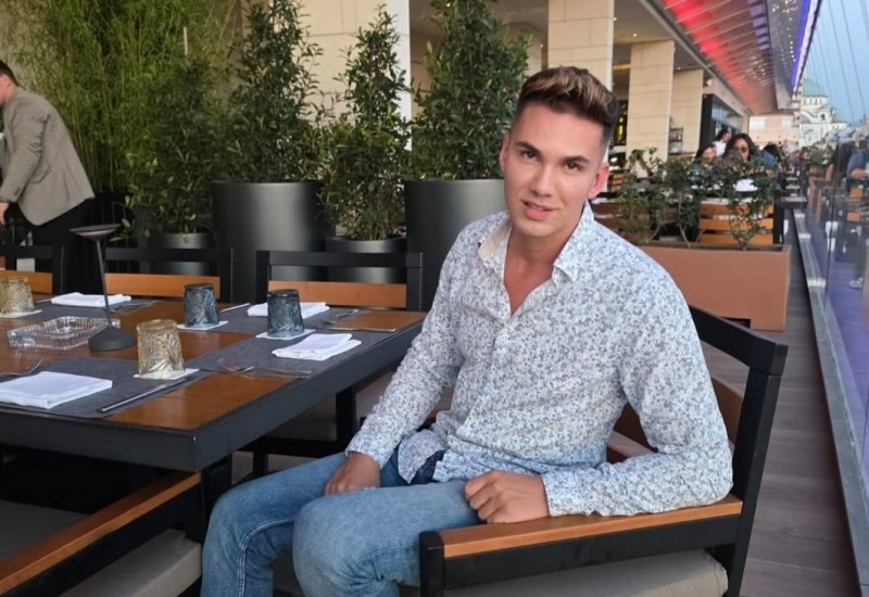 Bio profesor i pjevač, ušao u „Zadrugu“, a sada zarađuje od dekoracija – evo gdje je danas Nikola Bokun!