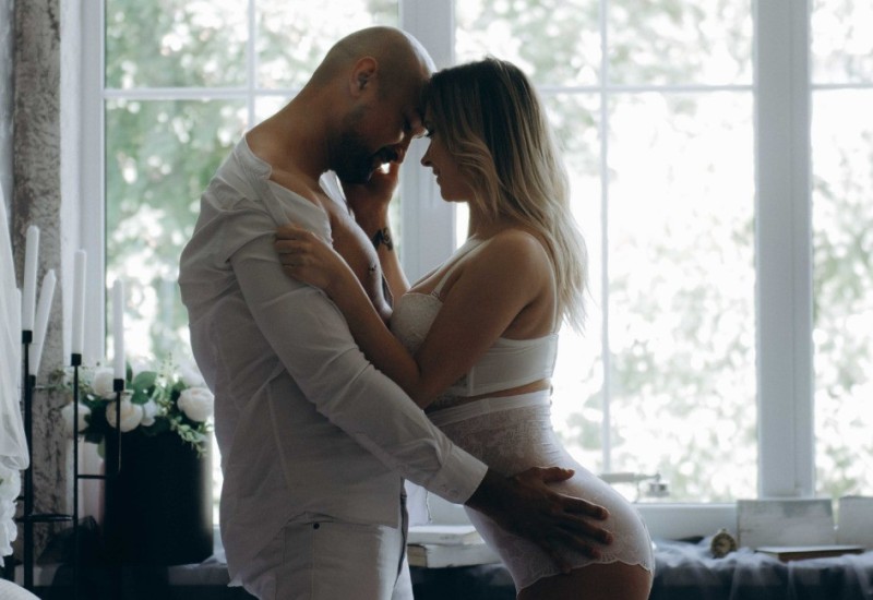 Žene joj plaćaju da ih nauči kako da manipulišu muškarcima: "Ovako će uraditi sve što poželite"