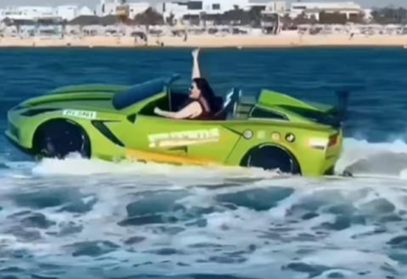 Odmor u Dubaiju iz bajke: DRAGANA MIRKOVIĆ VOZI AUTO NA VODI!