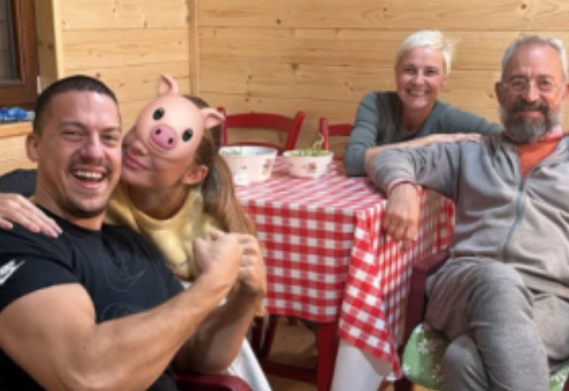 Baka Prase upoznao novu djevojku s roditeljima: „Otac rekao da je snajka grom!“