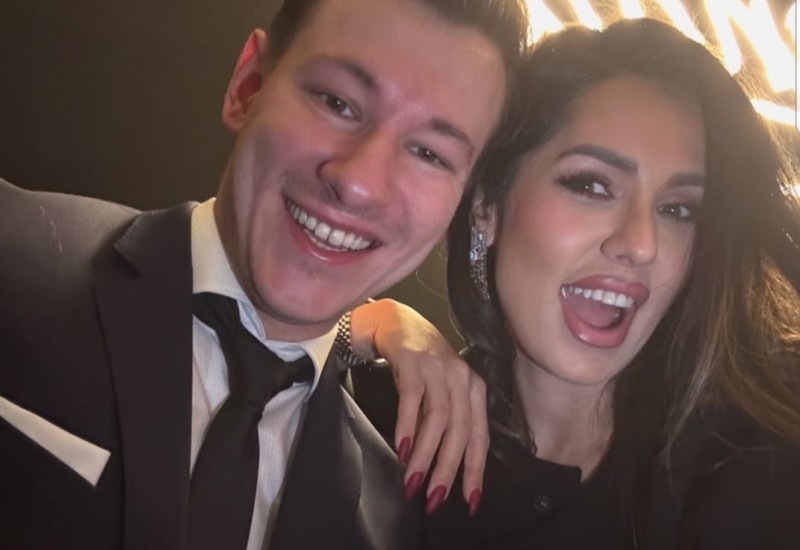 "DOĐITE NAM NA SVADBU" Tanja Savić puca od sreće kraj vjerenika Mukija